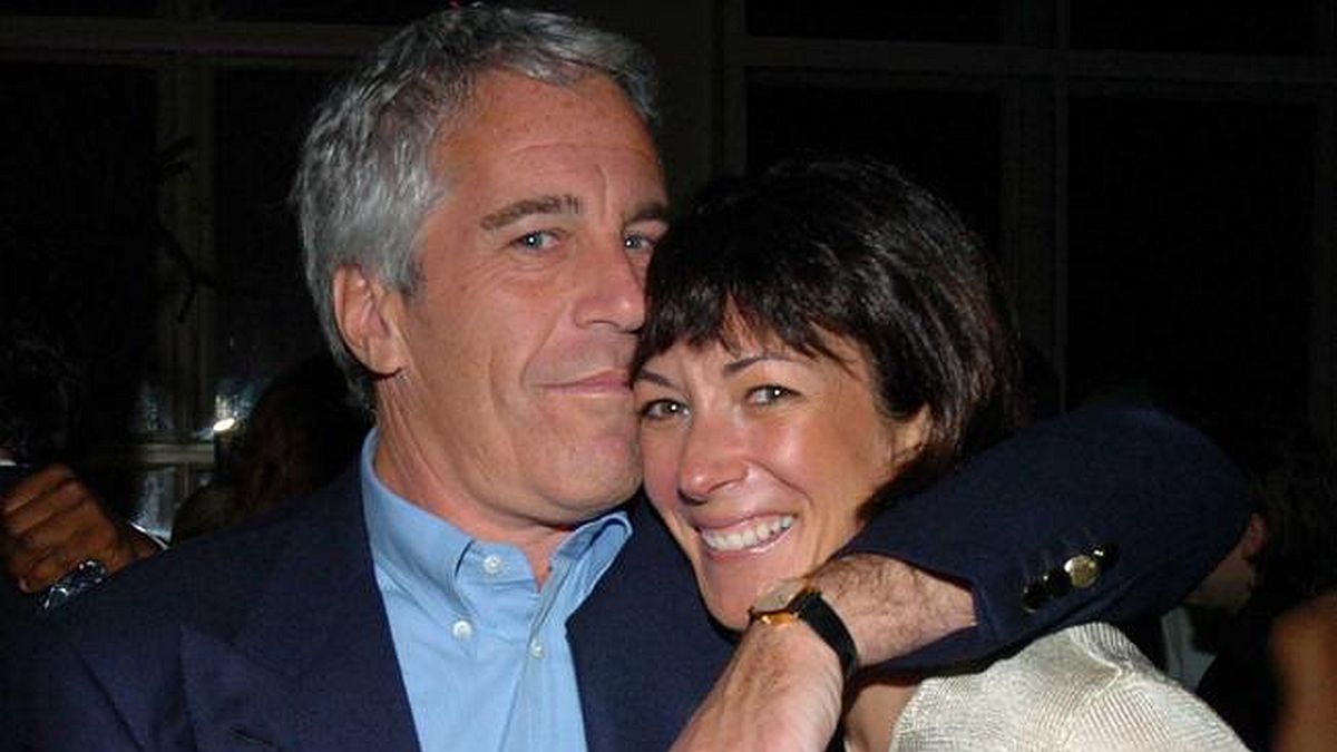 Exnovia de Epstein fue detenida por participación en crímenes sexuales