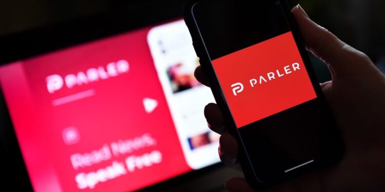 Parler vuelve a estar activa tras encontrar un nuevo servidor