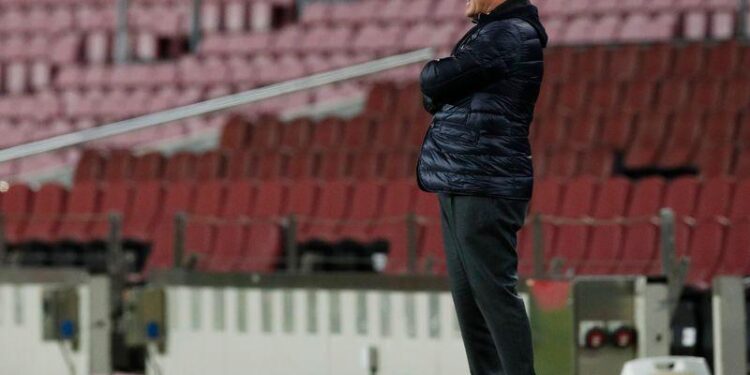 Messi llega a tiempo para el Huesca; Koeman dice que no se pueden perder más puntos