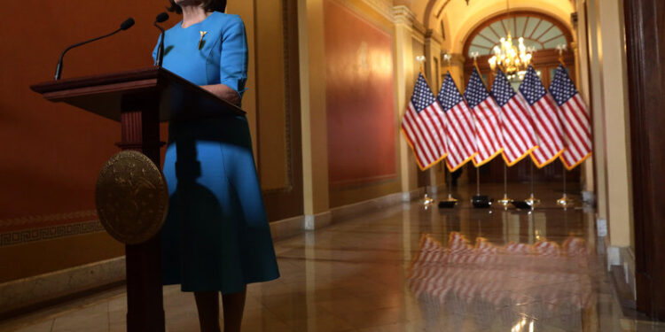 Pelosi pide al vicepresidente Pence que invoque la 25ª enmienda y amenaza con iniciar un ‘impeachment’