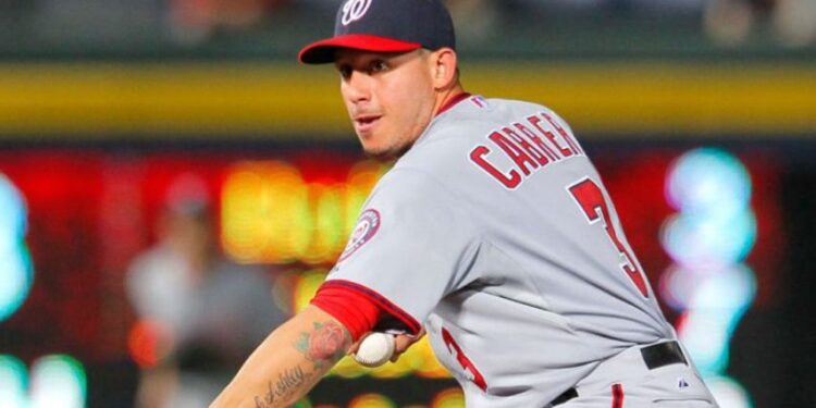 Venezolanos que han conseguido contratos esta temporada en la MLB