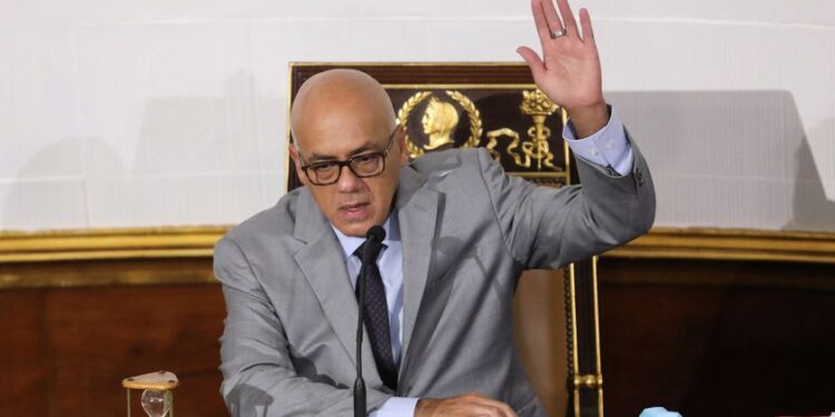 Venezuela presenta grabaciones que implicarían a la CIA y a Colombia en los planes contra Maduro