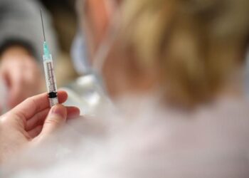 Ola invernal retrasa envío de vacunas a la Florida