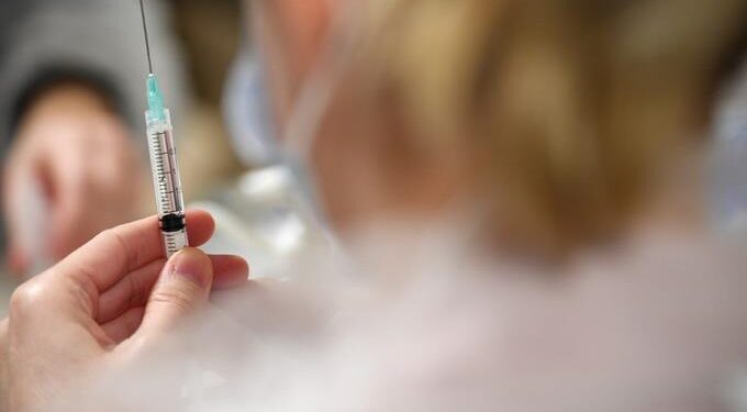 Ola invernal retrasa envío de vacunas a la Florida