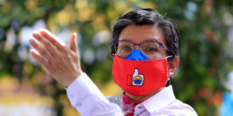 La alcaldesa de Bogotá dice que «una minoría» de los venezolanos en Colombia son «profundamente violentos»