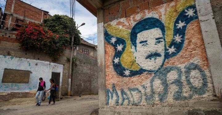 EEUU felicita a Guaidó y Maduro por la coordinación para el programa de vacunación COVID