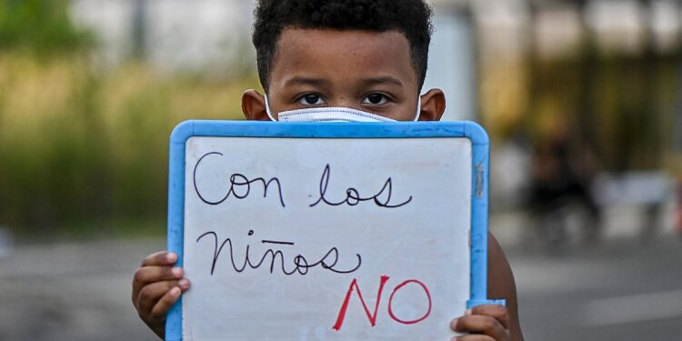 Detenida una mujer en relación con casos de presuntos abusos sexuales a niños en albergues panameños