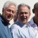 Los expresidentes Clinton, Bush y Obama se vacunan contra la COVID-19 y animan a la población a inmunizarse