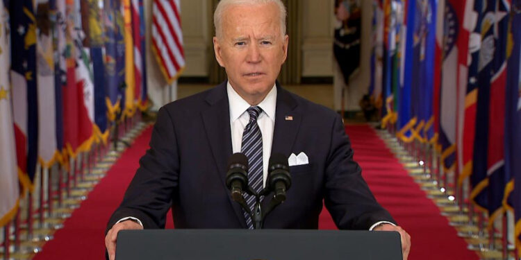 Biden apuntó al #4Jul como fecha de «independencia del virus» en EEUU