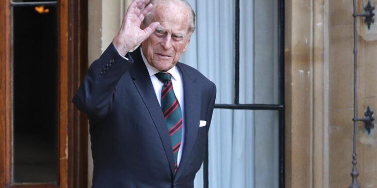 Duque de Edimburgo fue sometido a un «exitoso procedimiento» por un problema cardiaco