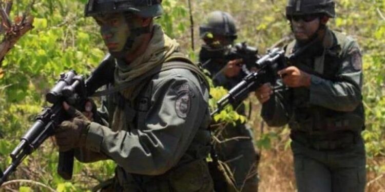 Al menos 4.000 personas han huido a Colombia por enfrentamientos en Apure