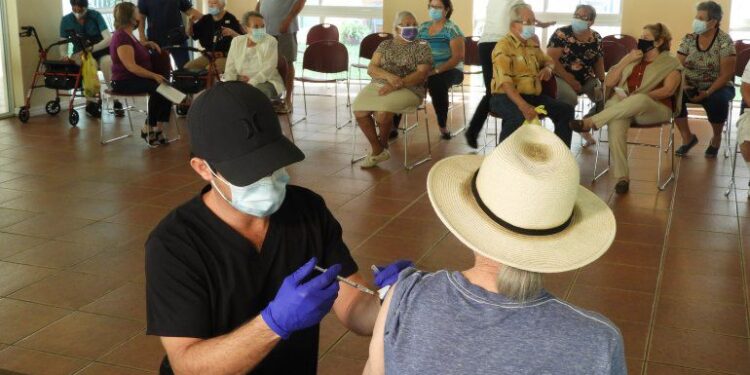 Hialeah comienza a vacunar a mayores de 40 años