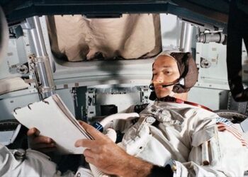 Muere Michael Collins, astronauta de la primera misión humana a la Luna en 1969