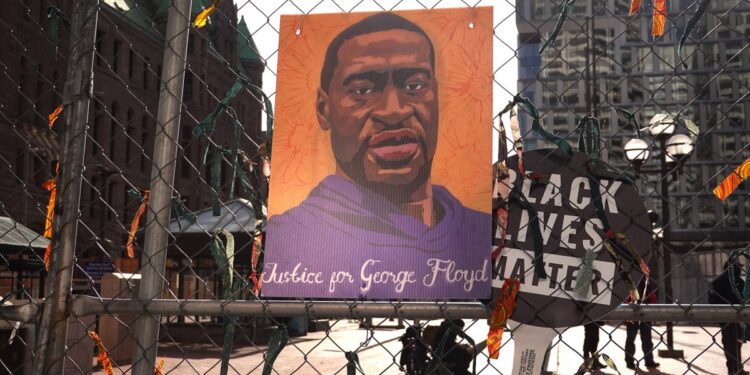 Un oficial superior dice que Chauvin usó fuerza ‘totalmente innecesaria’ sobre George Floyd