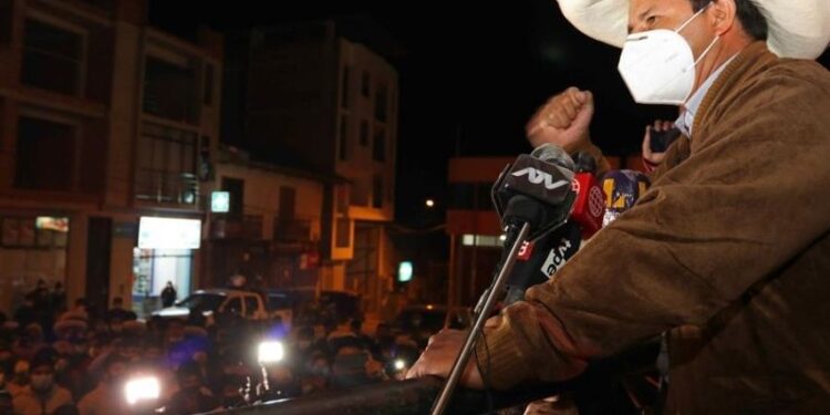Habrá segunda vuelta en Perú con el marxista Pedro Castillo a la cabeza