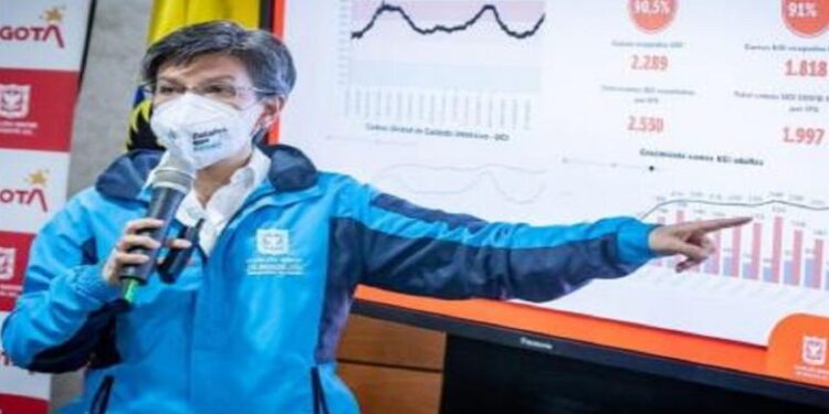 Bogotá declara alerta roja general y aprieta medidas contra ola de covid-19