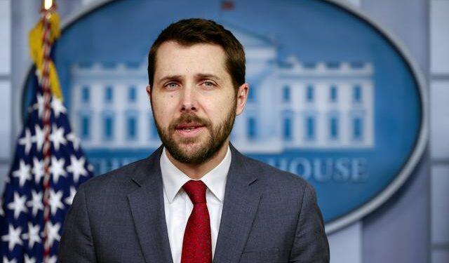 Asesor económico de Biden dice que el objetivo de crecimiento laboral del plan de infraestructura fomentará el empleo