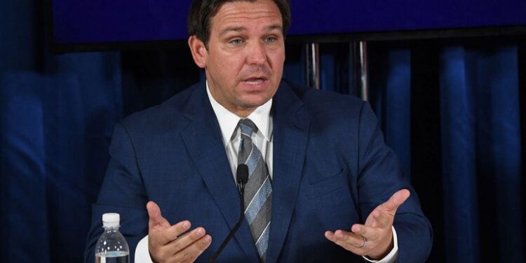 Gobernador DeSantis es demandado por nueva ley antidisturbios