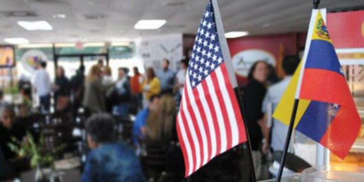 Venezolanos expulsados este domingo de EEUU están en Monterrey México