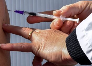 EEUU autoriza vacunación para todos los mayores de 16 años