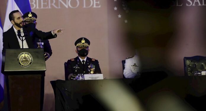 Bukele exalta la labor del Ejército ante los “enemigos internos y externos”