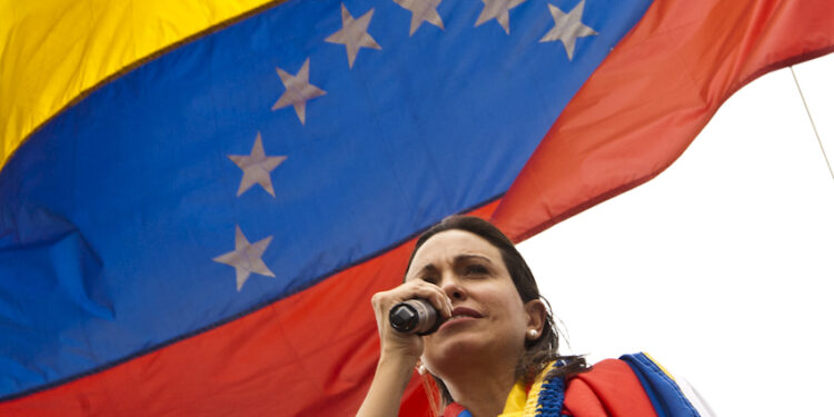Maria Corina Machado considera que Capriles ya no es oposición