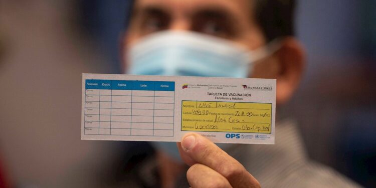 Académicos de la medicina calculan que Venezuela necesita  vacunar entre 300 y 350 mil personas al día para cumplir la meta