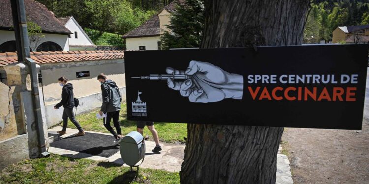 Castillo de Drácula ofrece vacunas contra el Covid-19