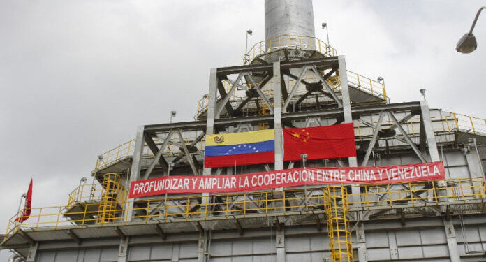 OilPrice: Hasta 400.000 bpd de petróleo venezolano podrían quedar huérfanos por nuevas leyes fiscales chinas