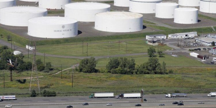 Ciberataque paraliza operaciones de oleoducto en EEUU