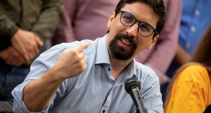 Freddy Guevara desmiente reunión con Francisco Torrealba anunciada por Maduro