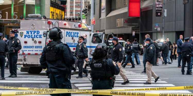 Dos mujeres y una niña de 4 años heridas en un tiroteo en Times Square