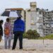 Comienza la evacuación voluntaria del edificio gemelo del que se derrumbó en Florida