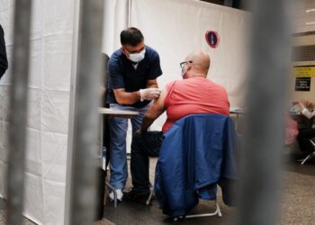 Más de 2.000 millones de dosis de vacunas anticovid han sido inyectadas en el mundo