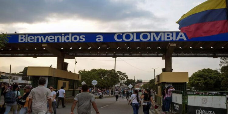 Colombia reabrirá gradualmente fronteras con Venezuela este miércoles