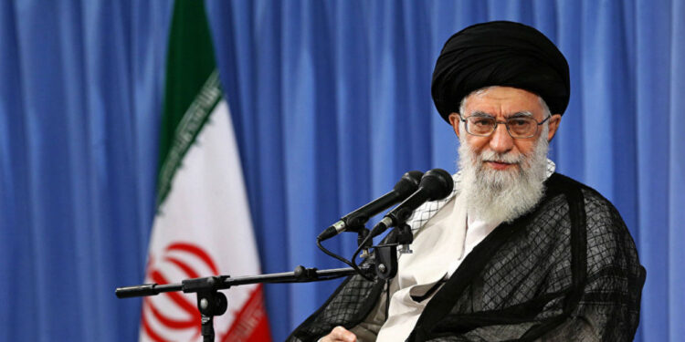 Jamenei aprueba una amnistía para más de 5.000 presos a petición del presidente electo Raisi