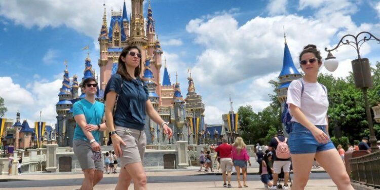 Opcional el uso de mascarilla en Disney World Florida