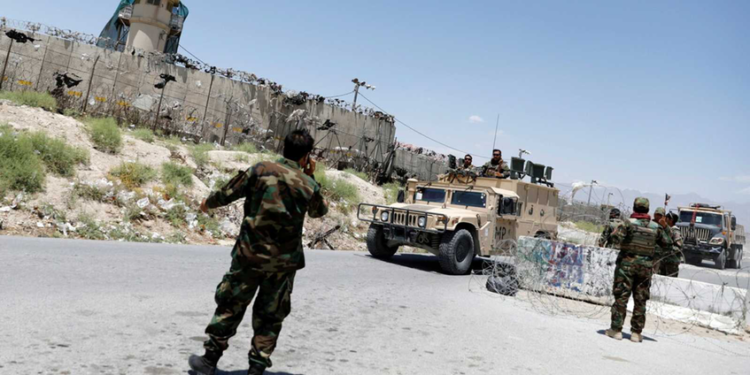 Afganistán toma el control de la principal base militar de EEUU en el país