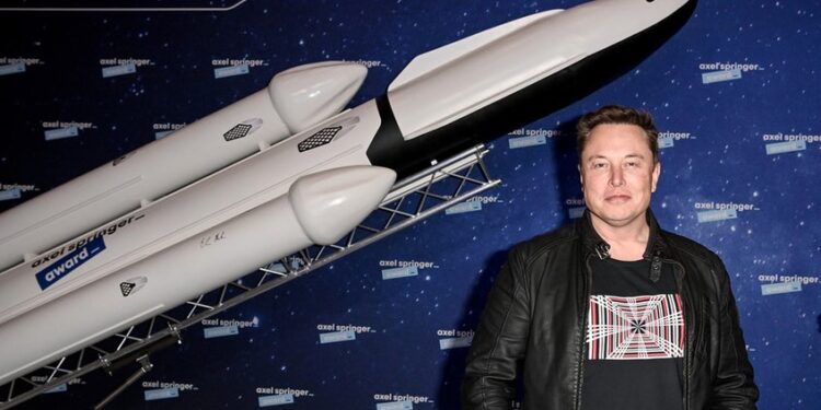 Elon Musk también viajará al espacio de la mano de Virgin Galactic