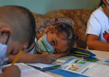 Si el 60% de la población está vacunada, clases presenciales podrían reactivarse para octubre