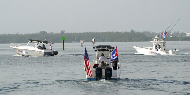 Embarcaciones con exiliados cubanos salieron este viernes desde Miami rumbo a la isla