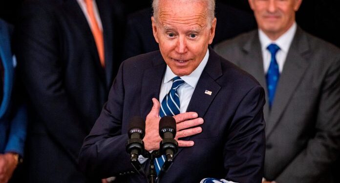 Biden pide aprobar reforma migratoria para reforzar economía de EEUU