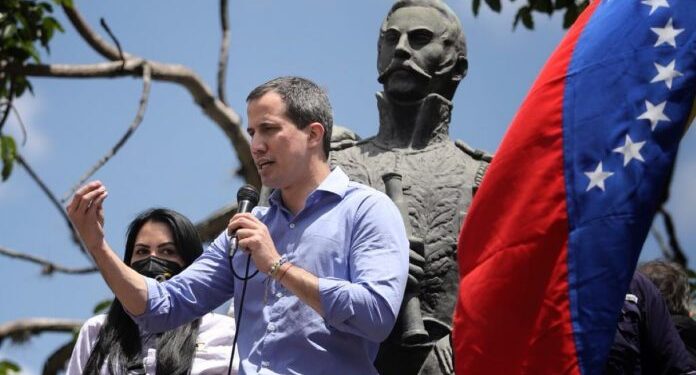 Guaidó: La lucha por la libertad no se detendrá por la persecución ni el hostigamiento
