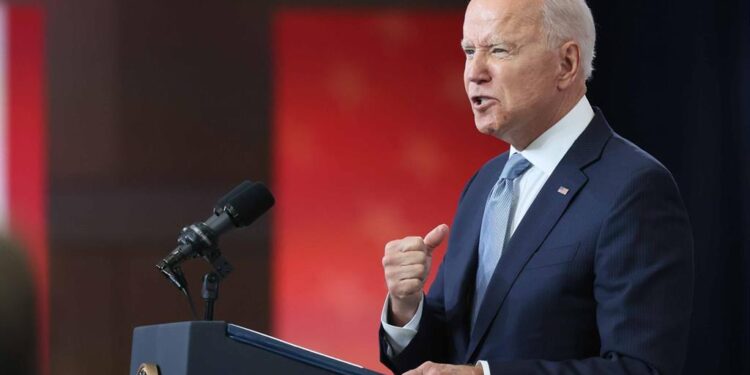 Biden se pronunciará «en los próximos días» sobre las condiciones de viaje desde Europa