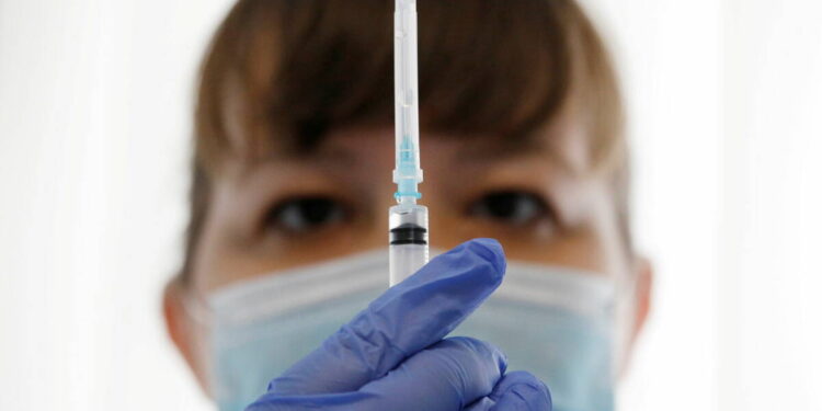 Vacuna Sputnik muestra menor eficacia frente a la variante beta