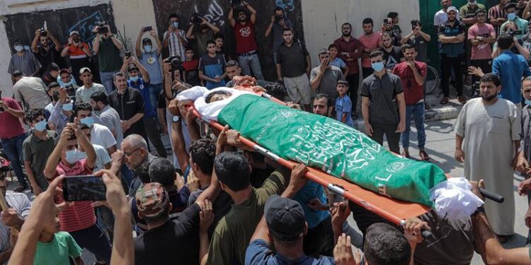 Israel bombardea Gaza tras disturbios en la valla de separación