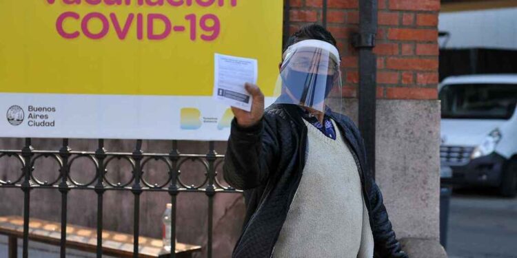 Argentina inicia una retirada gradual de restricciones para recuperar la normalidad «de forma responsable»
