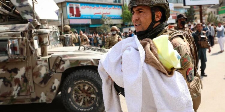 Al menos 12 soldados de EEUU murieron en el atentado en Kabul