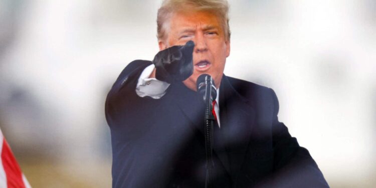 Trump señala a Biden por la salida de Afganistán y la tilda de «la mayor humillación exterior de la historia» de EEUU