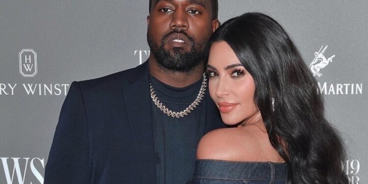 Kanye se cambia el nombre y Kim Kardashian conservará su apellido